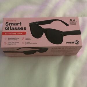 Black Wireless Smart Glasses